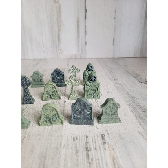 Dept 56 graveyard tombstones set cross Halloween Rip - Picture 6 of 10